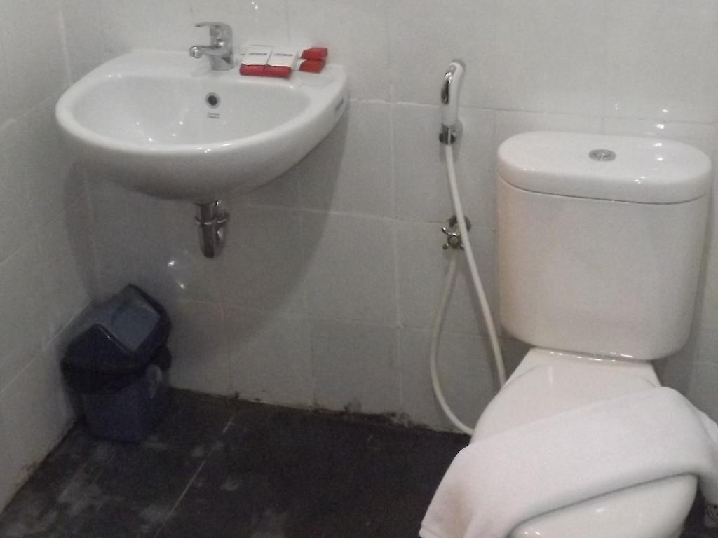 Quin Centro Hotel Palembang Esterno foto