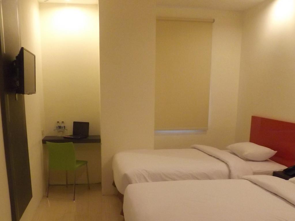 Quin Centro Hotel Palembang Esterno foto