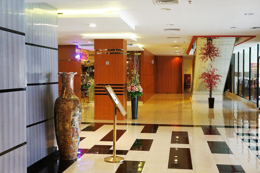 Quin Centro Hotel Palembang Esterno foto