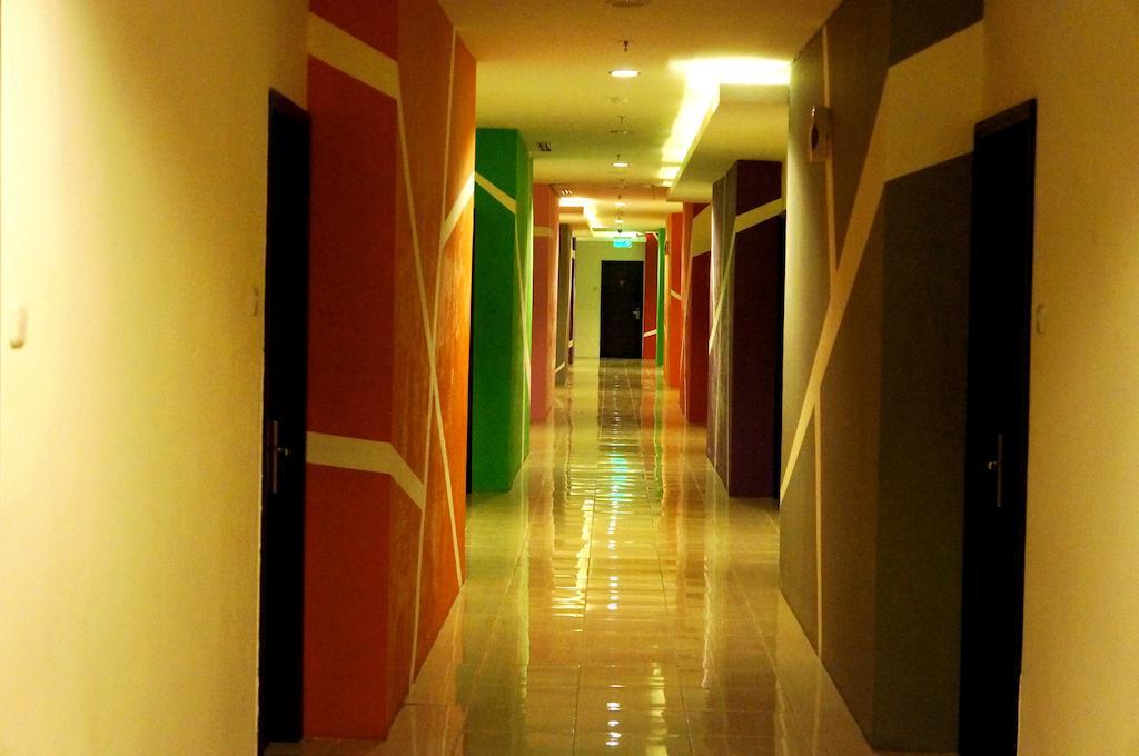Quin Centro Hotel Palembang Esterno foto