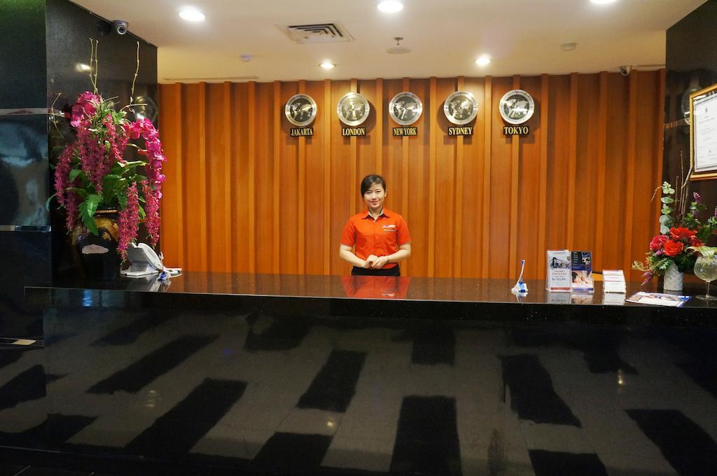 Quin Centro Hotel Palembang Esterno foto