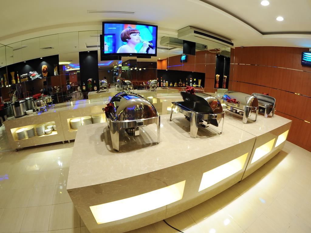 Quin Centro Hotel Palembang Esterno foto