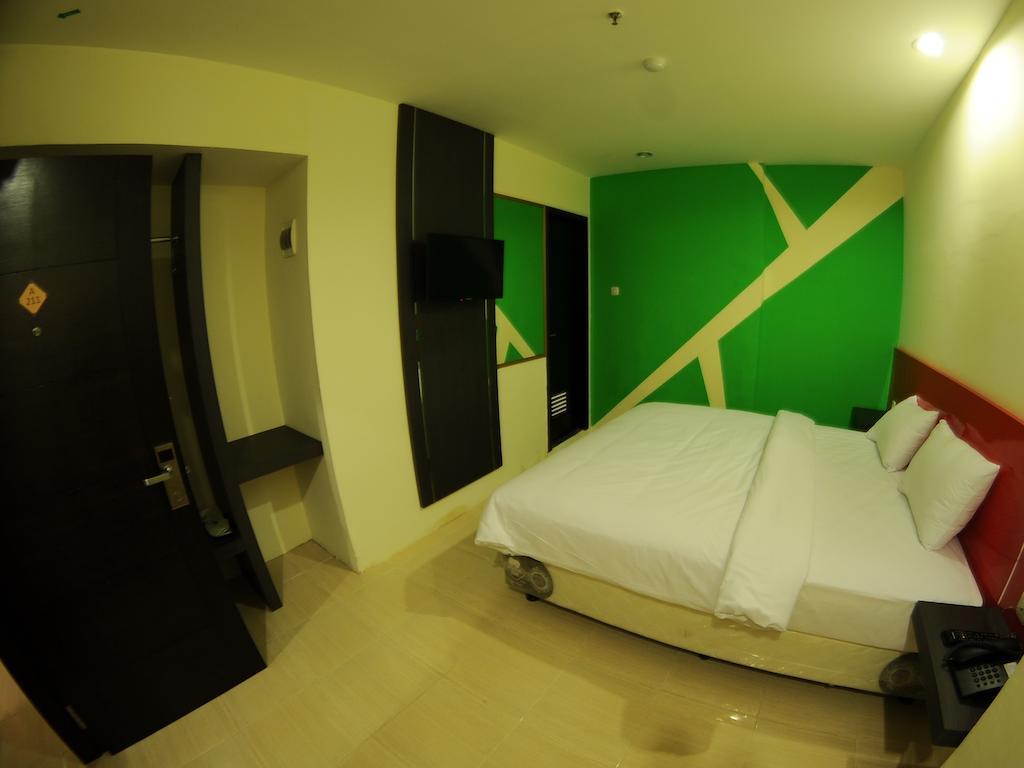 Quin Centro Hotel Palembang Esterno foto
